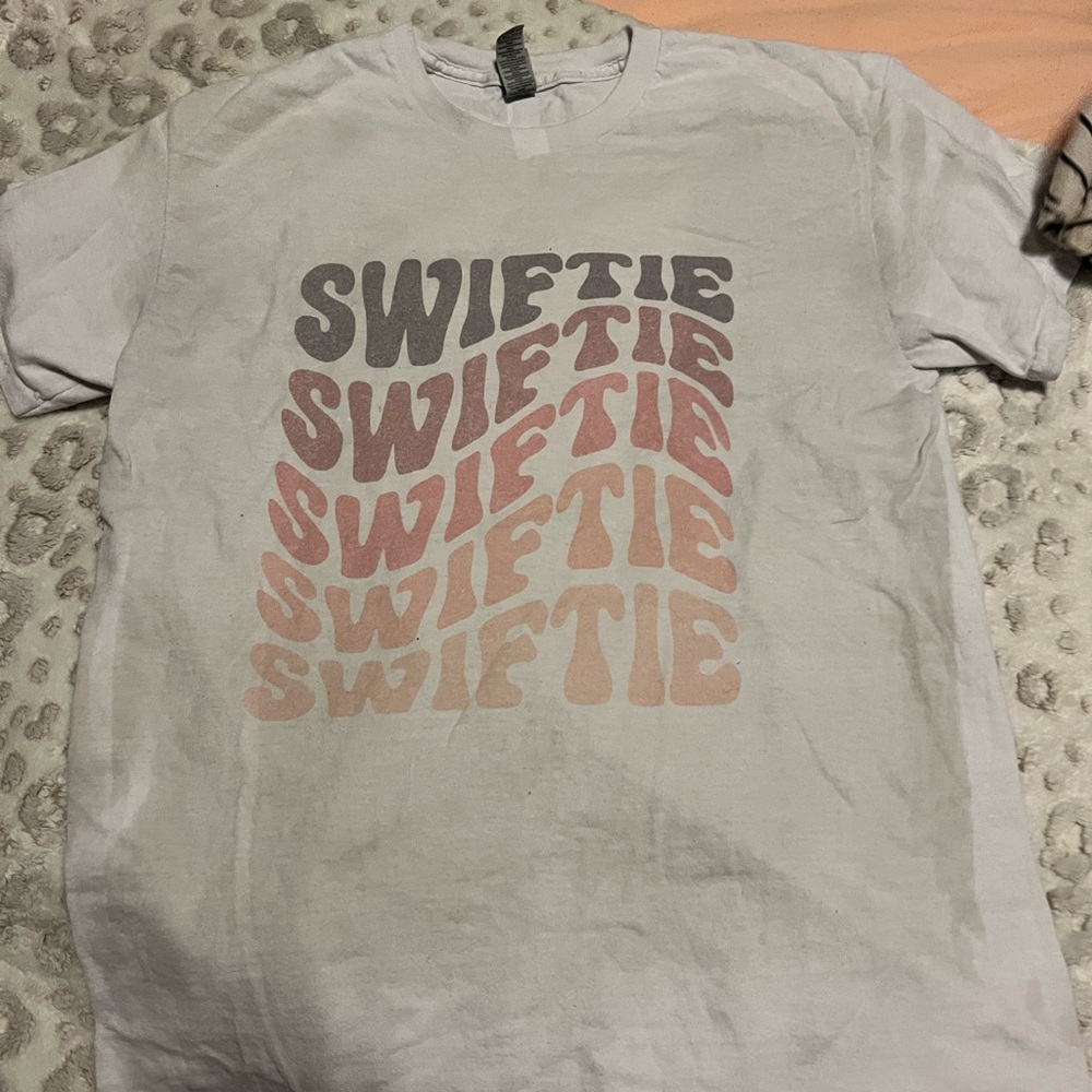 Taylor Swift t shirt!